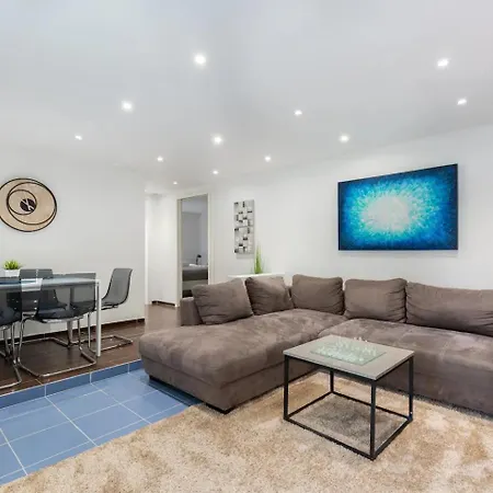 Wellness Private Space In Gozdu With Jacuzzi In Cbd Apartment *