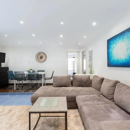 Apartment Wellness Private Space In Gozdu With Jacuzzi In Cbd Budapest