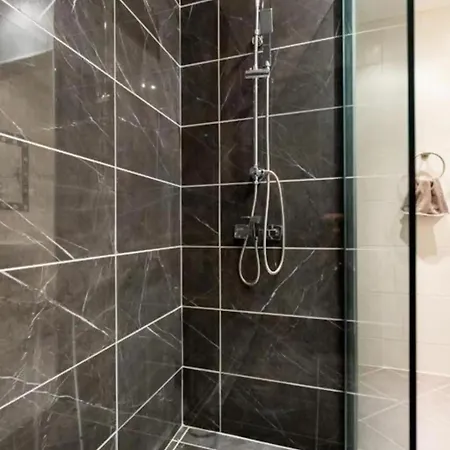 Wellness Private Space In Gozdu With Jacuzzi In Cbd Apartment