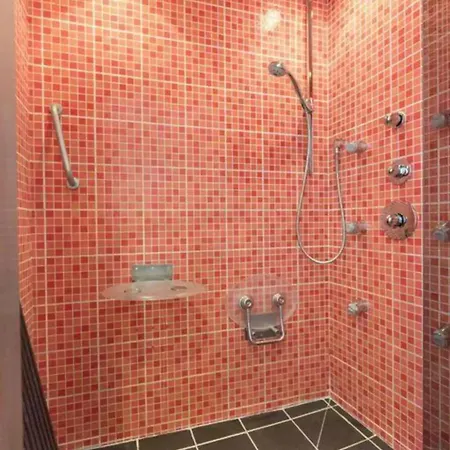 Wellness Private Space In Gozdu With Jacuzzi In Cbd Budapest