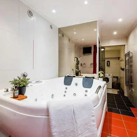 Wellness Private Space In Gozdu With Jacuzzi In Cbd *