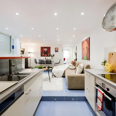 Wellness Private Space In Gozdu With Jacuzzi In Cbd דירה בודפשט