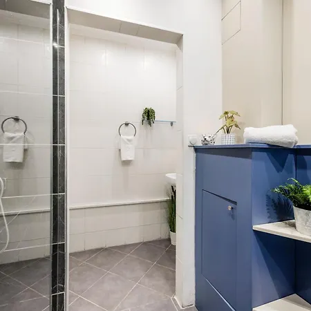 Wellness Private Space In Gozdu With Jacuzzi In Cbd