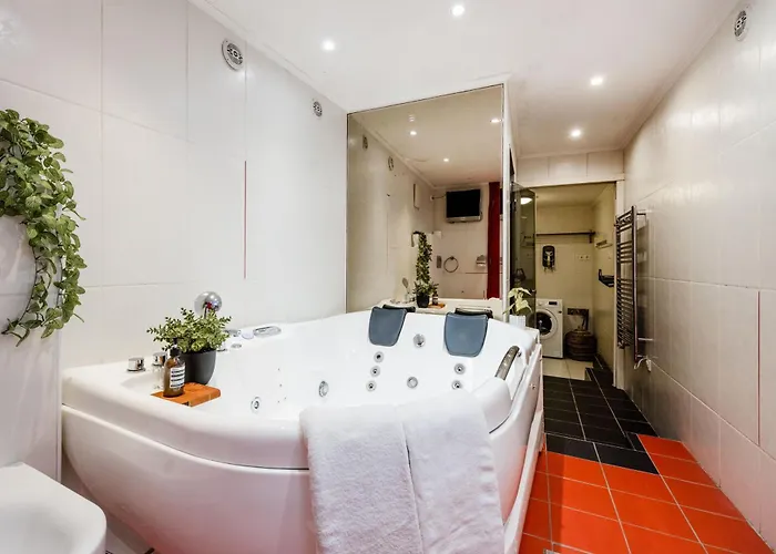 Wellness Private Space In Gozdu With Jacuzzi In Cbd *