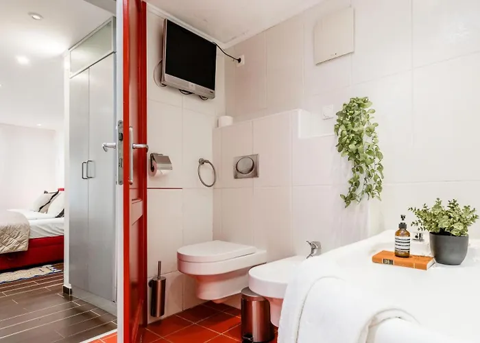 Wellness Private Space In Gozdu With Jacuzzi In Cbd *